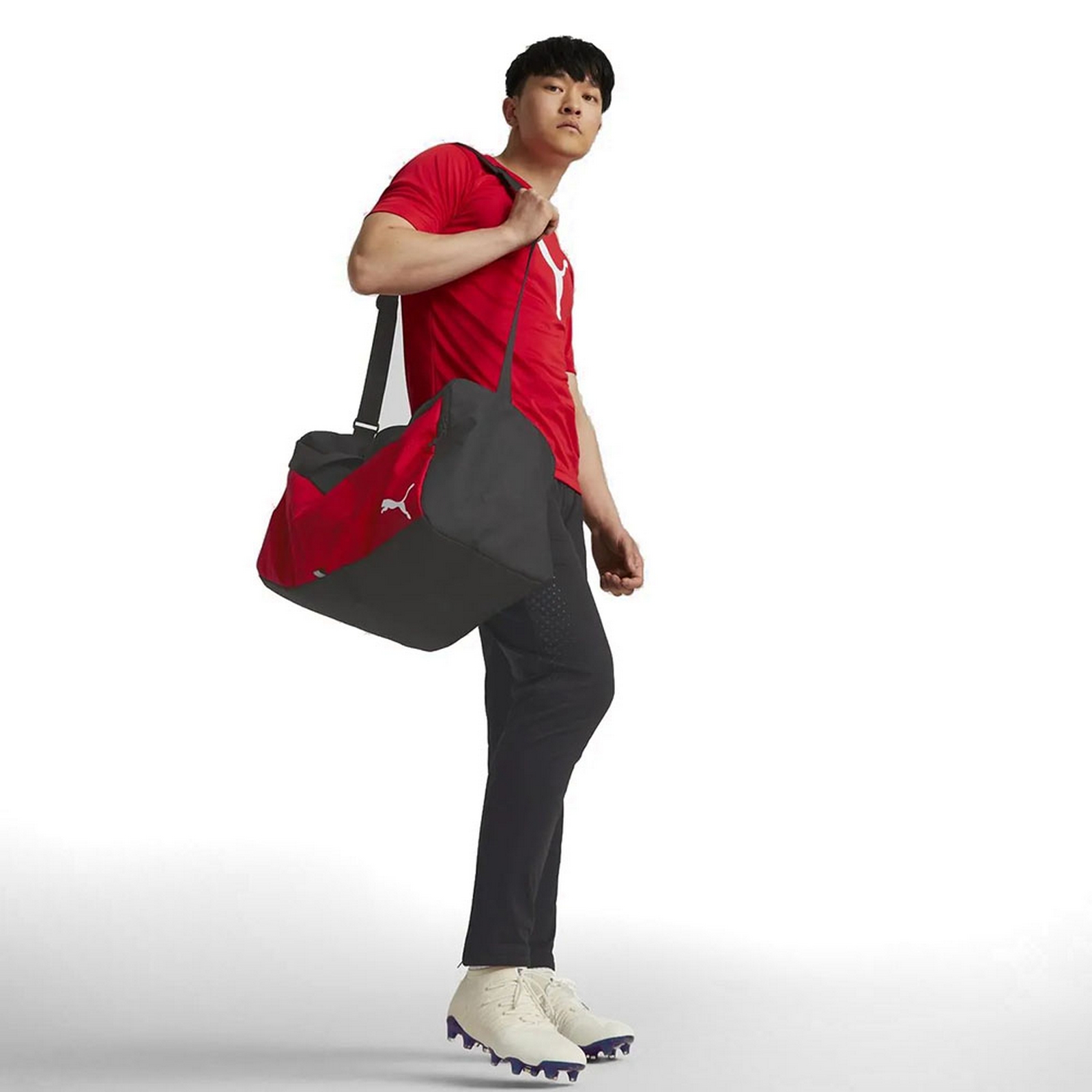 Сумка спортивная IndividualRISE Medium Bag, полиэстер Puma 07932401 черно-красный 1600_1600