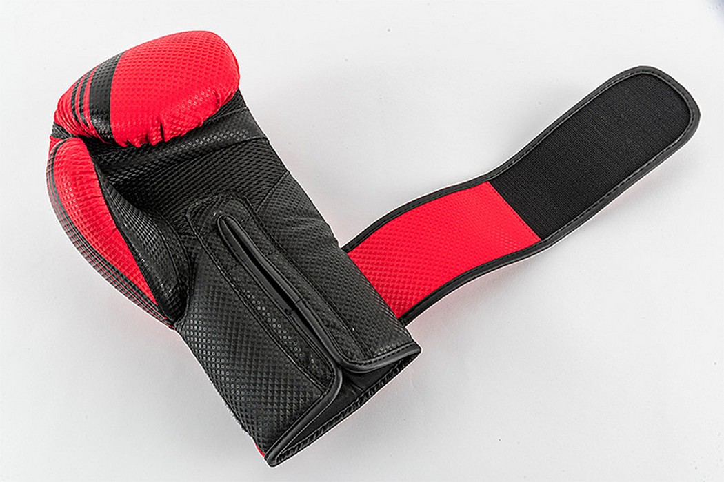 Боксерские перчатки UFC PRO Performance Rush Red,12oz 1050_700