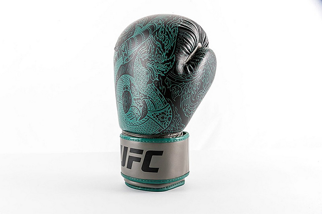 Боксерские перчатки UFC PRO Thai Naga Green, 16oz 1050_700